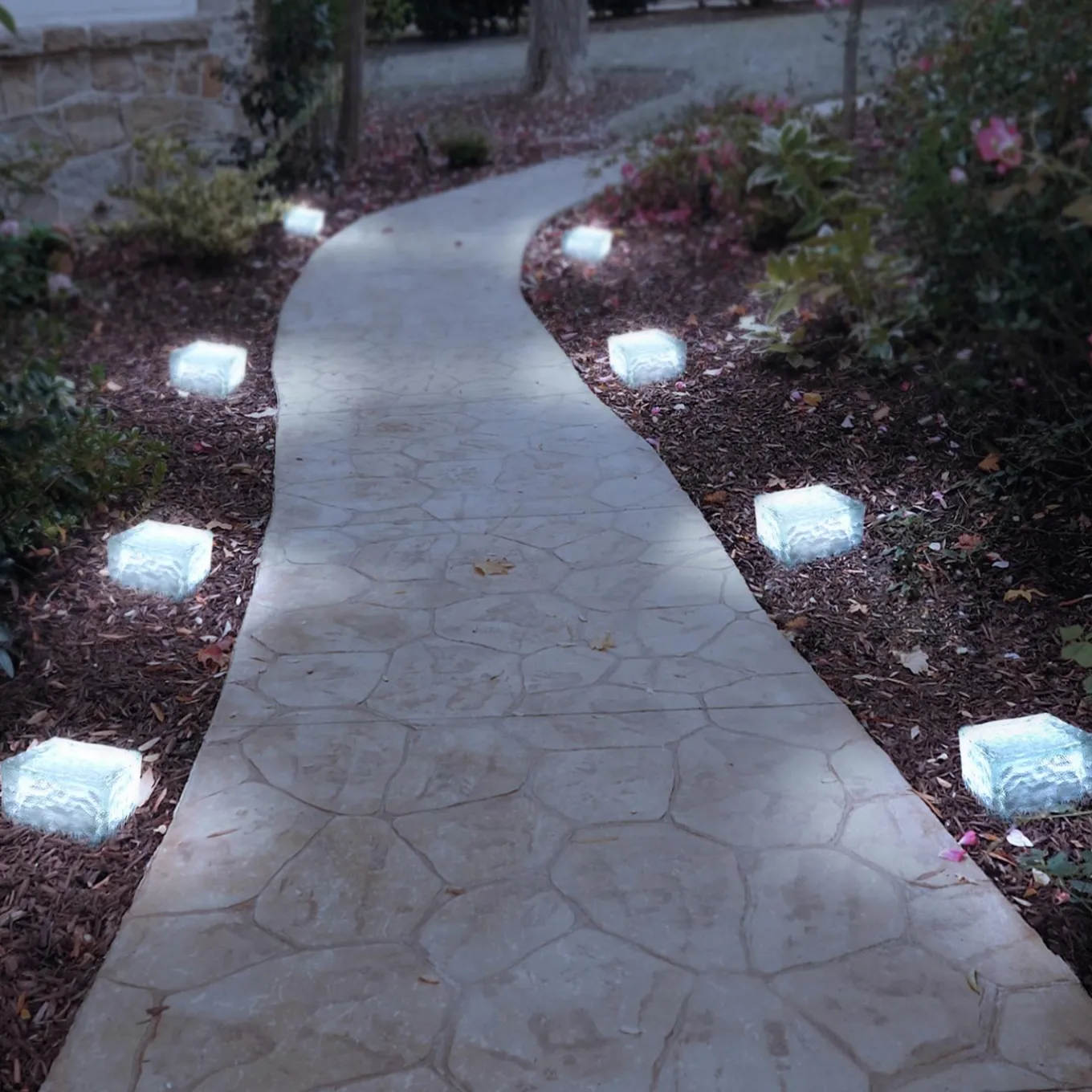 IDMarket Pavés solaires en verre 4 LEDS blanches éclairage de jardin* Eclairages D'Ambiance