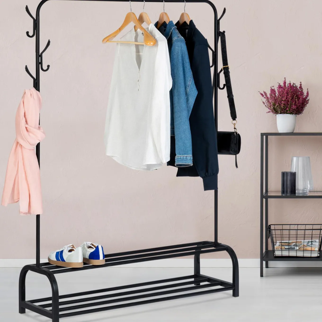 IDMarket Portant vêtements en métal noir avec étagères à chaussures* Meubles Hauts|Meubles Noirs