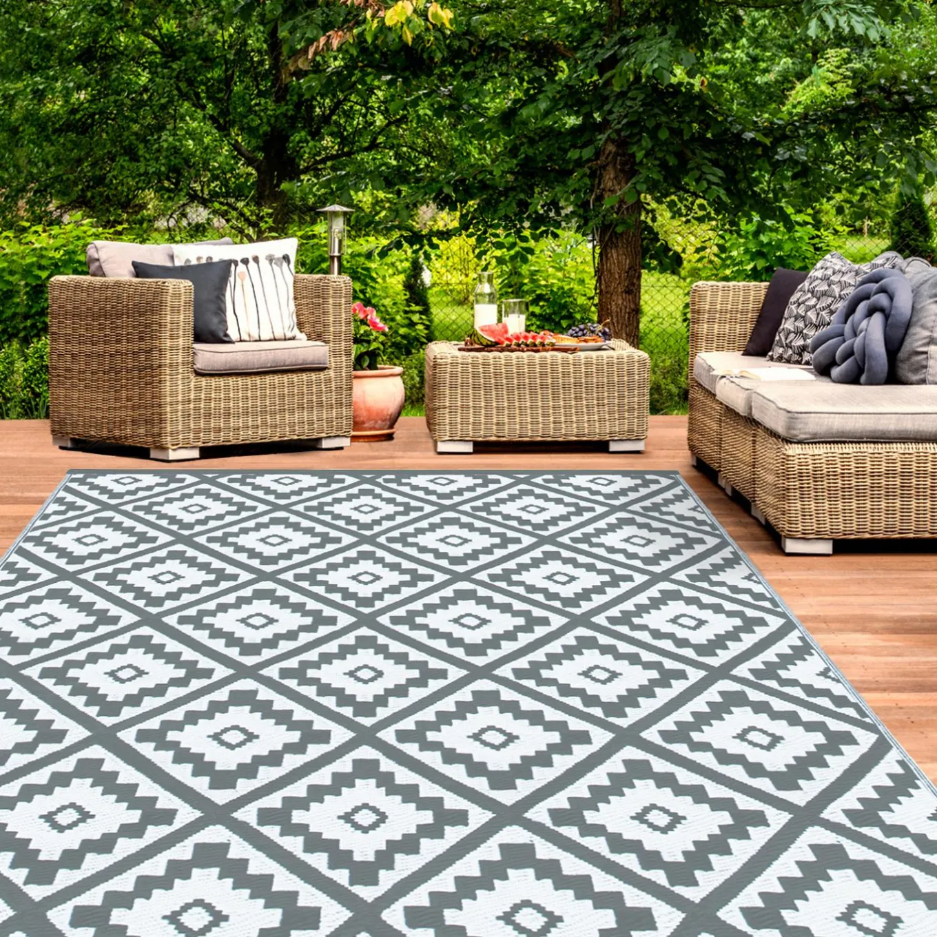 IDMarket Tapis extérieur terrasse motifs géométriques gris et blanc 120 x 180 cm* Revêtement Sol Extérieur